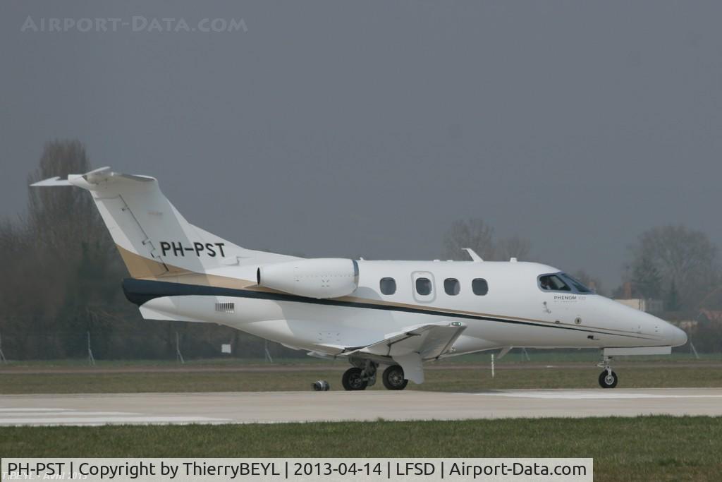 PH-PST, 2010 Embraer EMB-500 Phenom 100 C/N 50000132, Ready to take-off.