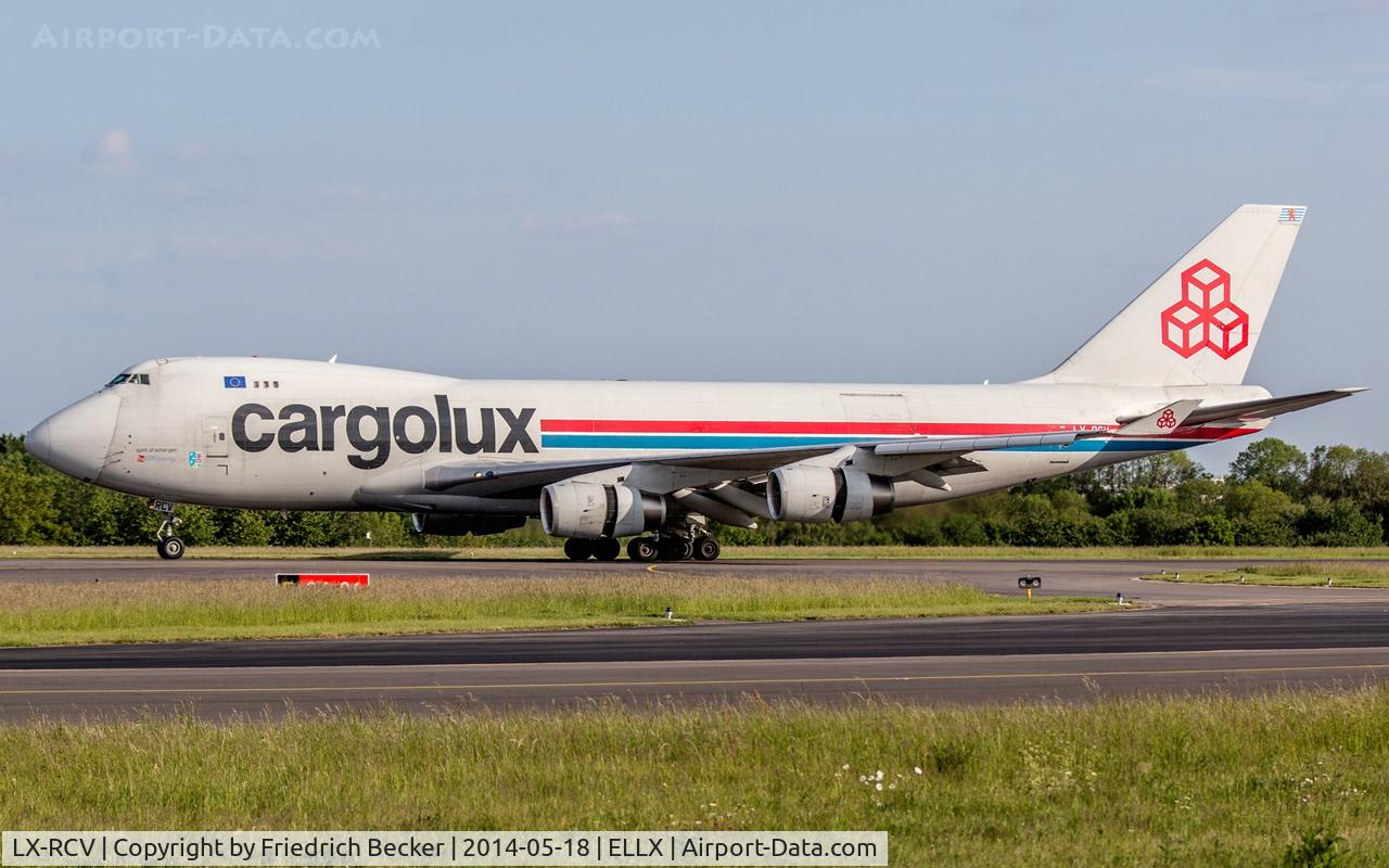 LX-RCV, 1999 Boeing 747-4R7F C/N 30400, decelerating after touchdown