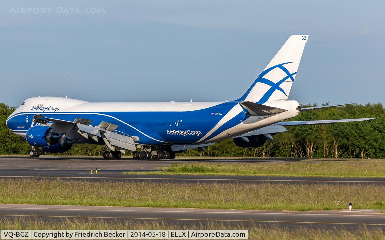VQ-BGZ, 2012 Boeing 747-8HVF/SCD C/N 37580, decelerating after touchdown