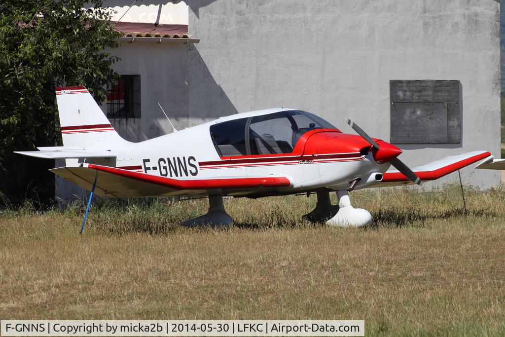 F-GNNS, Robin DR-400-120 Dauphin 2+2 C/N 2262, Parked