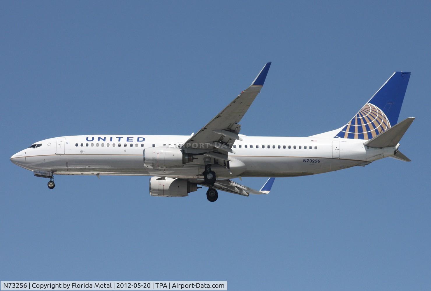 N73256, 2000 Boeing 737-824 C/N 30611, United 737-800