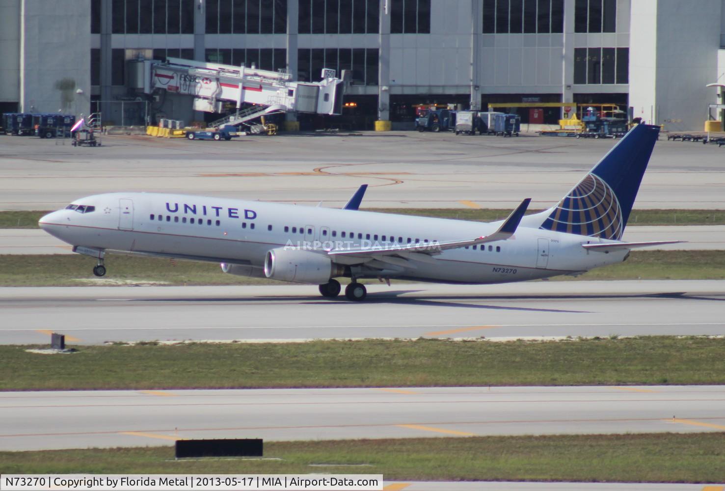N73270, 2001 Boeing 737-824 C/N 31632, United 737-800