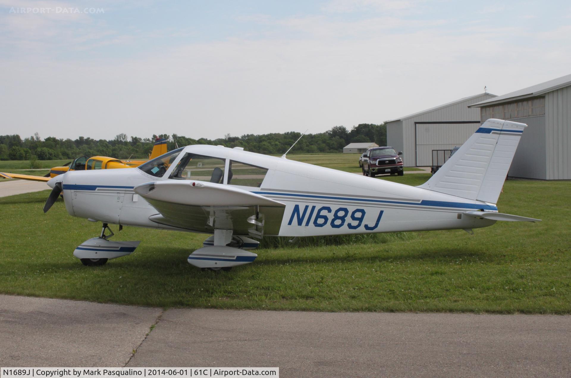 N1689J, 1968 Piper PA-28-140 C/N 28-24092, Piper PA-28-140