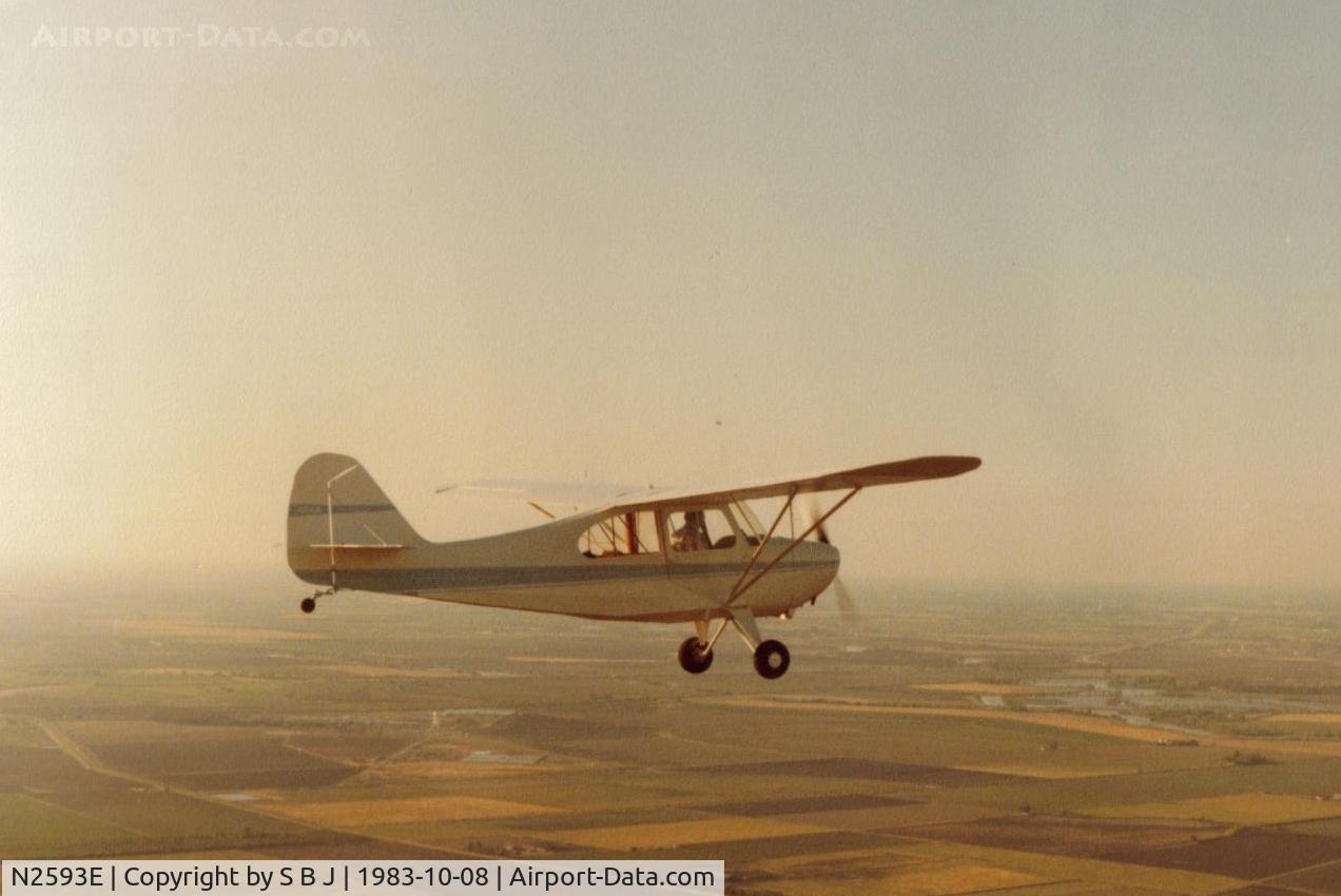 N2593E, 1946 Aeronca 7AC Champion C/N 7AC-6175, 93E flying east in the Calif central valley. This must have been the type of day Aeronca had in mind when they built the Champ.All the ingredients for a fantastic flight were in place this day!! It was unadulterated flying at its best.