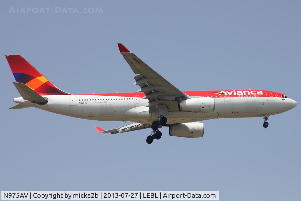 N975AV, 2011 Airbus A330-243 C/N 1224, Landing