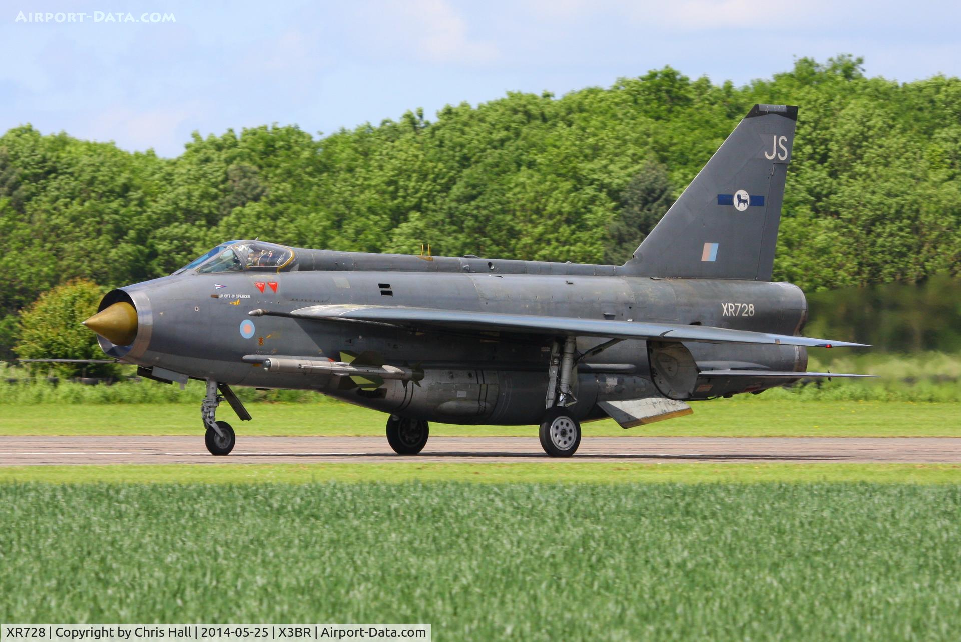 XR728, 1965 English Electric Lightning F.6 C/N 95213, performing its taxy run at the Cold War Jets Open Day 2014