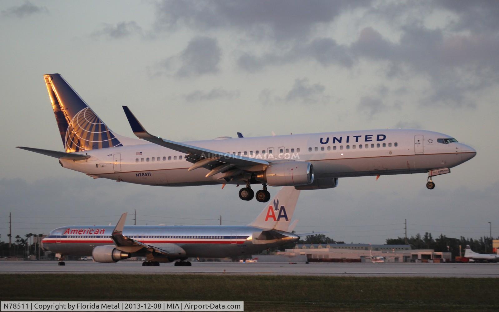 N78511, 2008 Boeing 737-824 C/N 33459, United 737-800