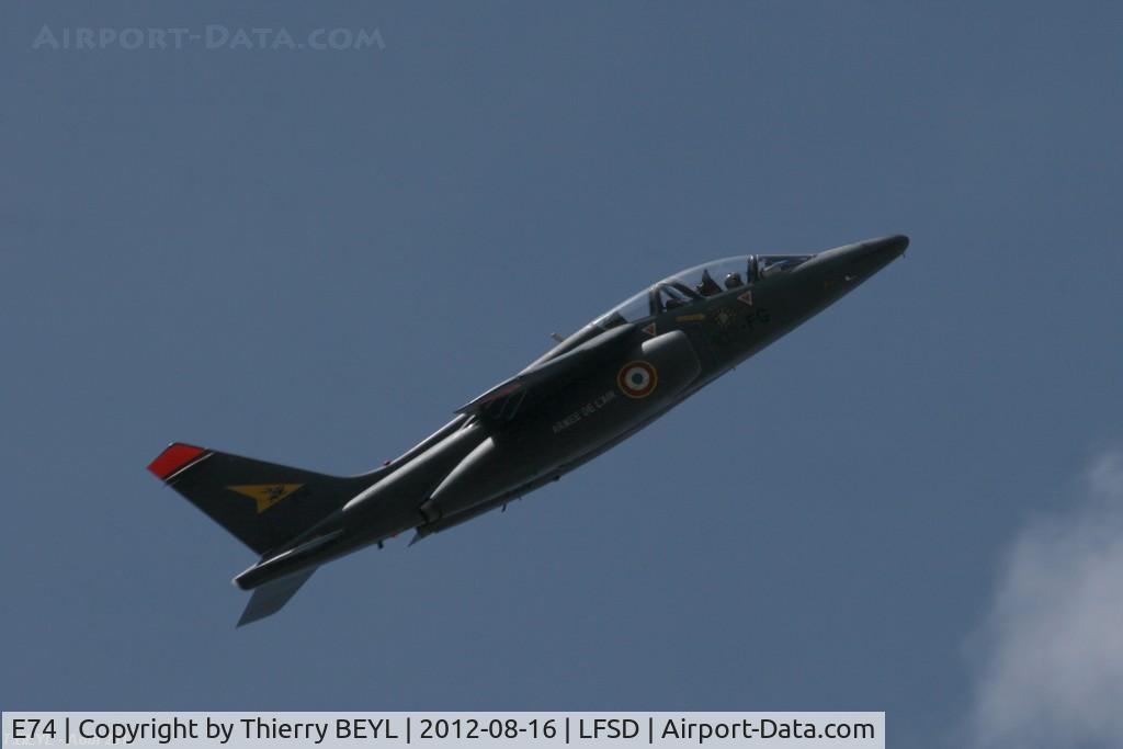 E74, Dassault-Dornier Alpha Jet E C/N E74, 102-FG, ex 8-MI.
Break before landing