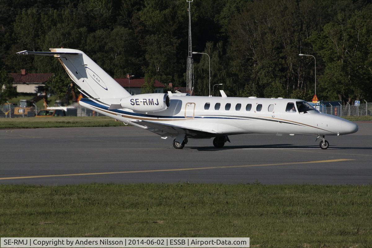 SE-RMJ, 2007 Cessna 525B CitationJet CJ3 C/N 525B-0183, Lining up runway 12.