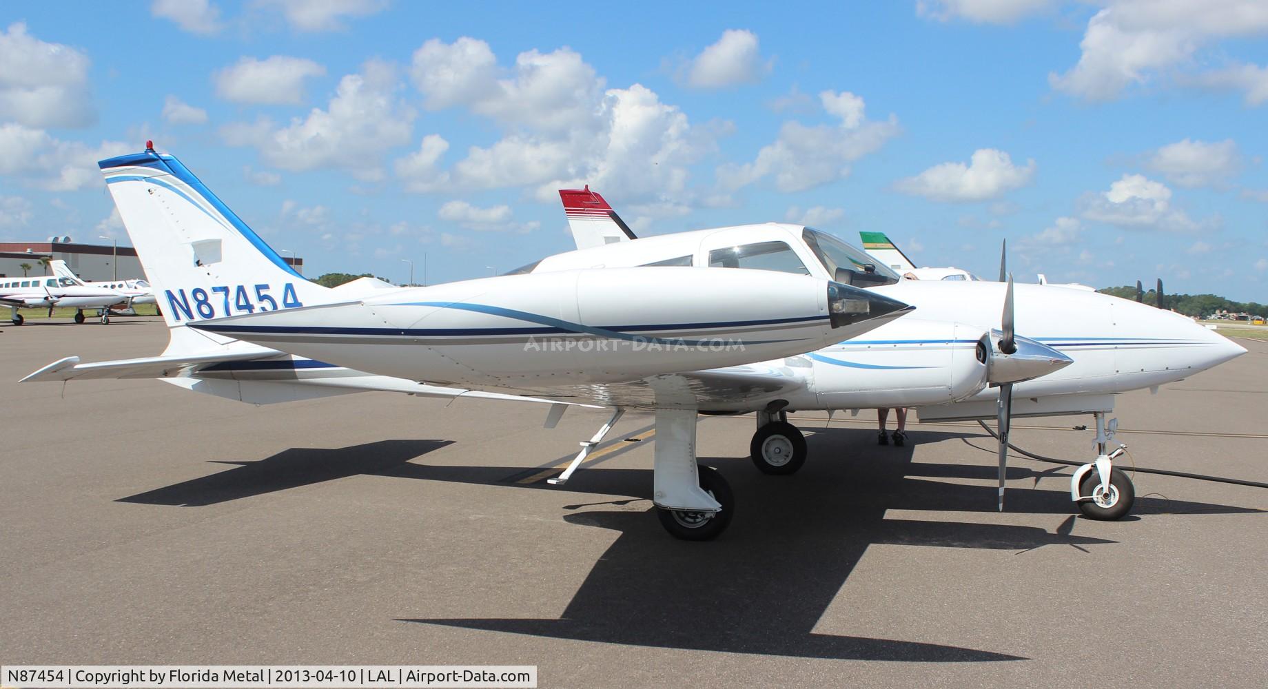N87454, 1975 Cessna 310R C/N 310R0568, Cessna 310R at Sun N fun