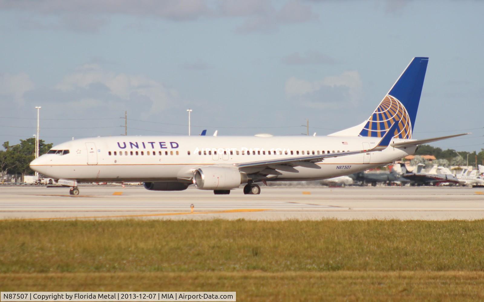 N87507, 2008 Boeing 737-824 C/N 31637, United 737-800