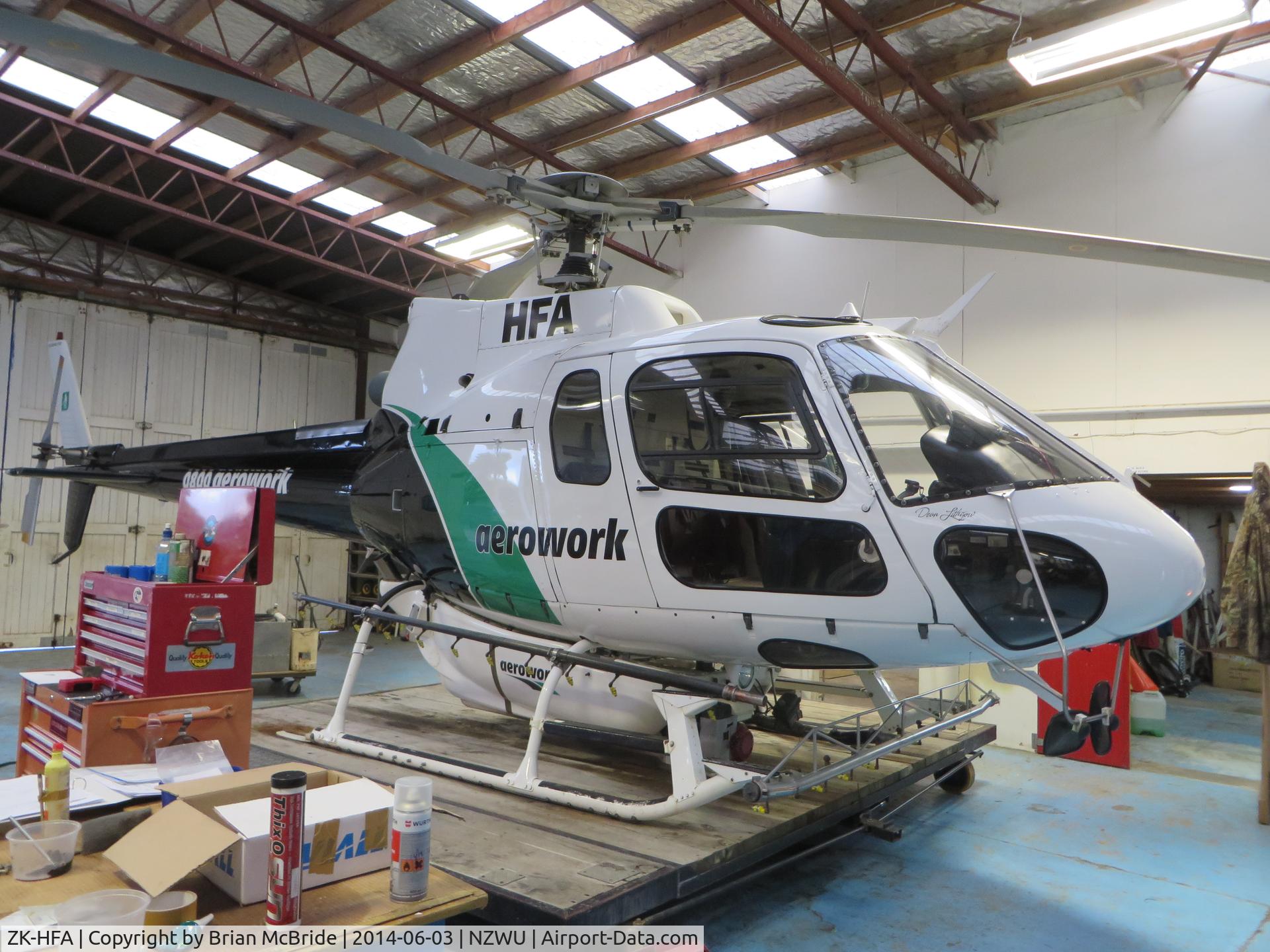 ZK-HFA, Aerospatiale AS-350B-2 Ecureuil C/N 9000, aerowork. Aerospatiale AS 350B2. ZK-HFA cn 9000. Wanganui (WAG NZWU). Image © Brian McBride. 03 June 2014