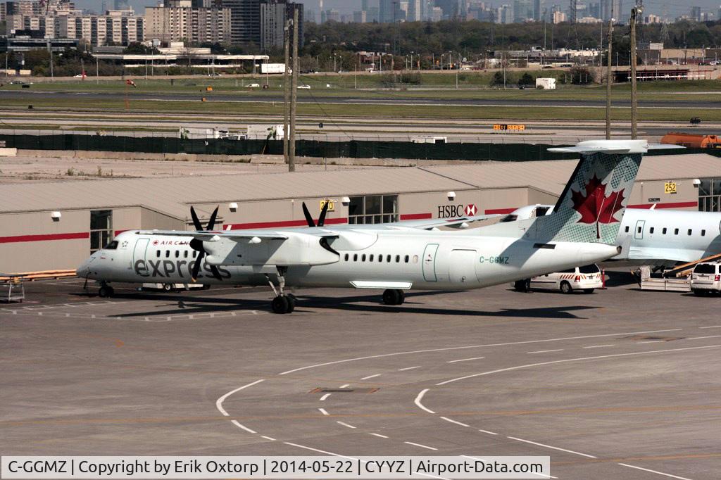 C-GGMZ, 2012 Bombardier DHC-8-402 Dash 8 C/N 4399, C-GGMZ in YYZ