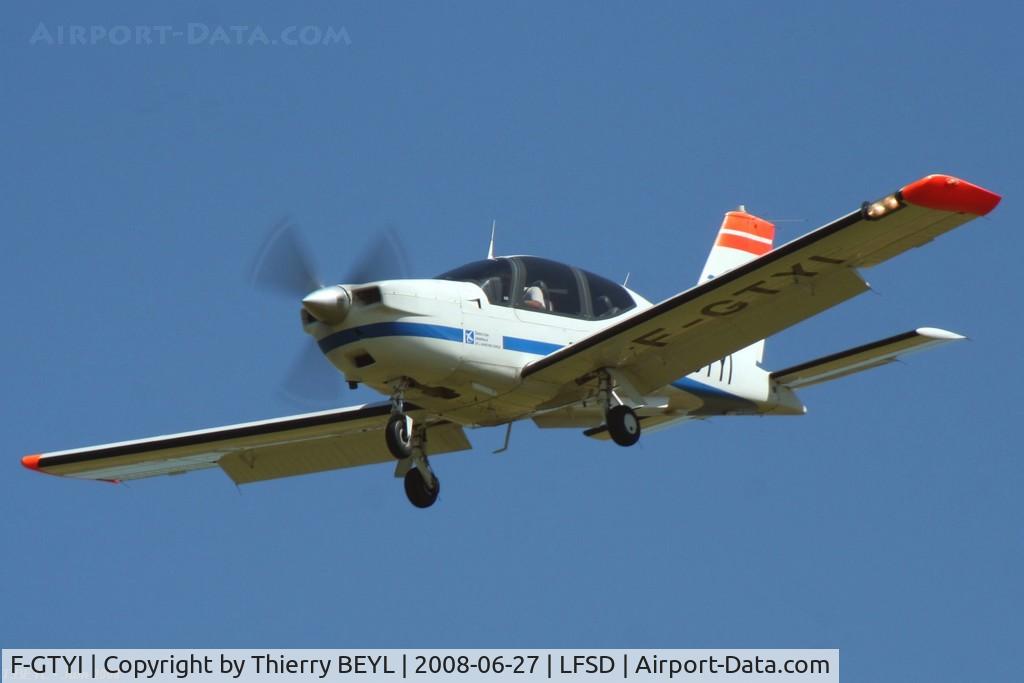 F-GTYI, Socata TB-20 C/N 2185, Before landing
