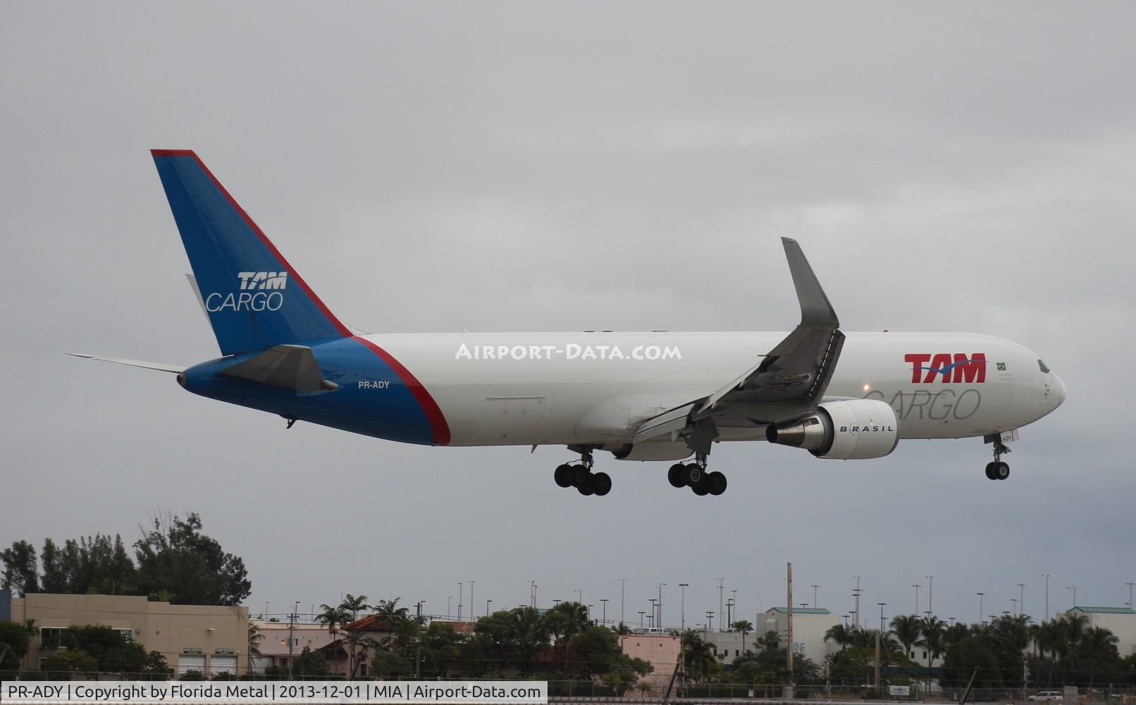 PR-ADY, 2001 Boeing 767-316F C/N 32573, TAM Cargo 767-300