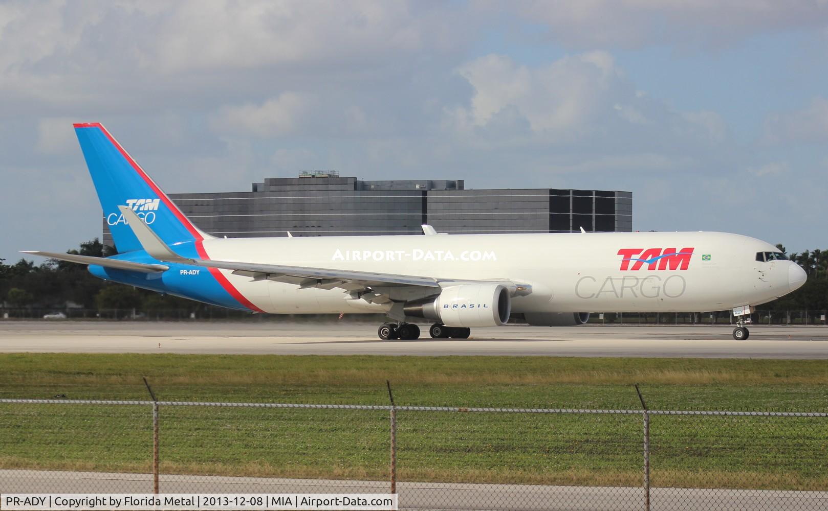 PR-ADY, 2001 Boeing 767-316F C/N 32573, TAM Cargo 767-300F