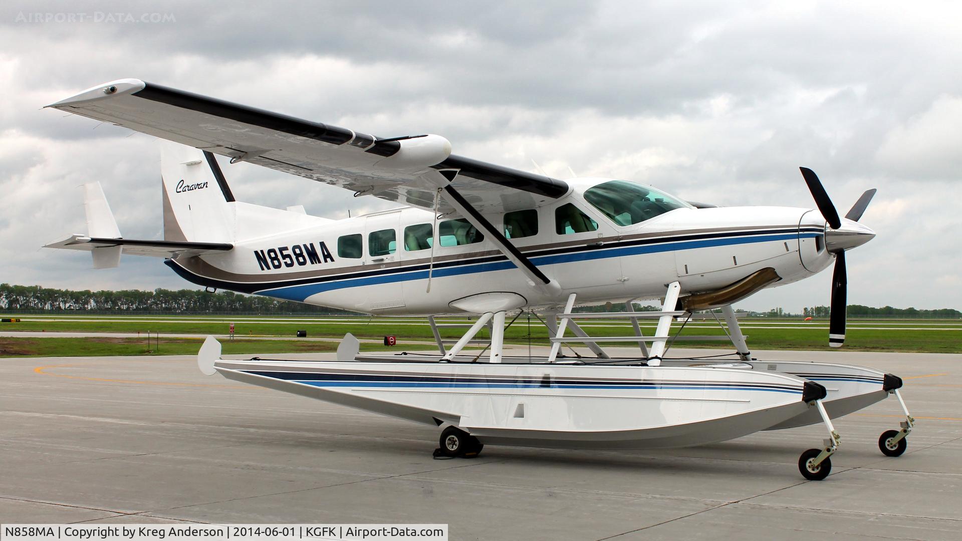 N858MA, 1997 Cessna 208 Caravan I C/N 20800262, Cessna 208 Caravan on the ramp at GFK Flight Support in Grand Forks, ND.