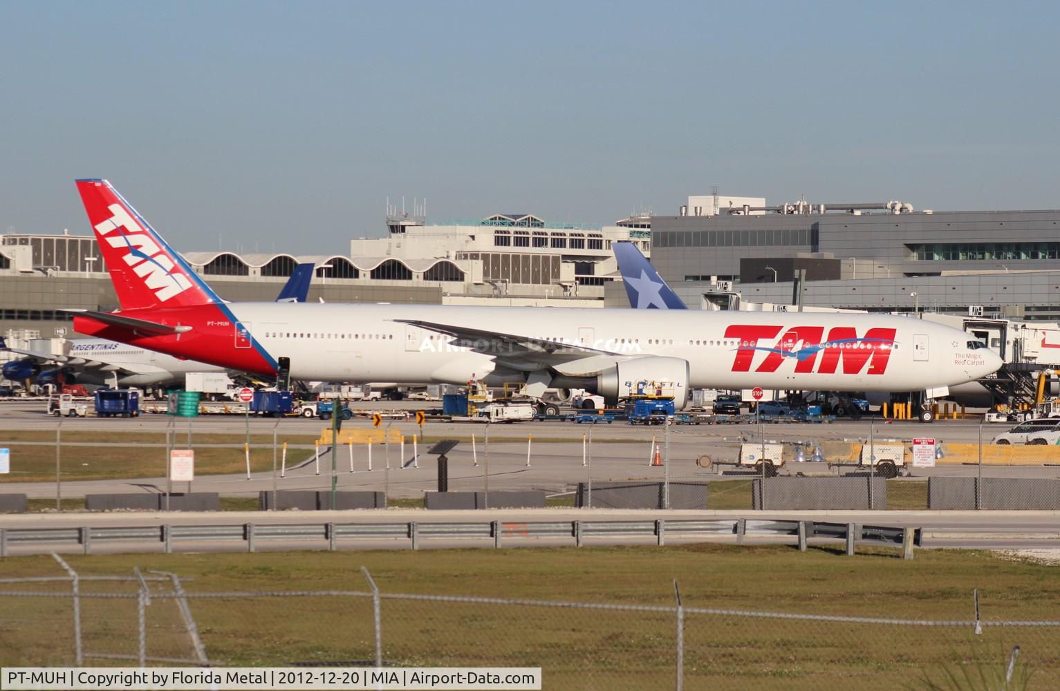 PT-MUH, 2012 Boeing 777-32W/ER C/N 38889, TAM 777-300