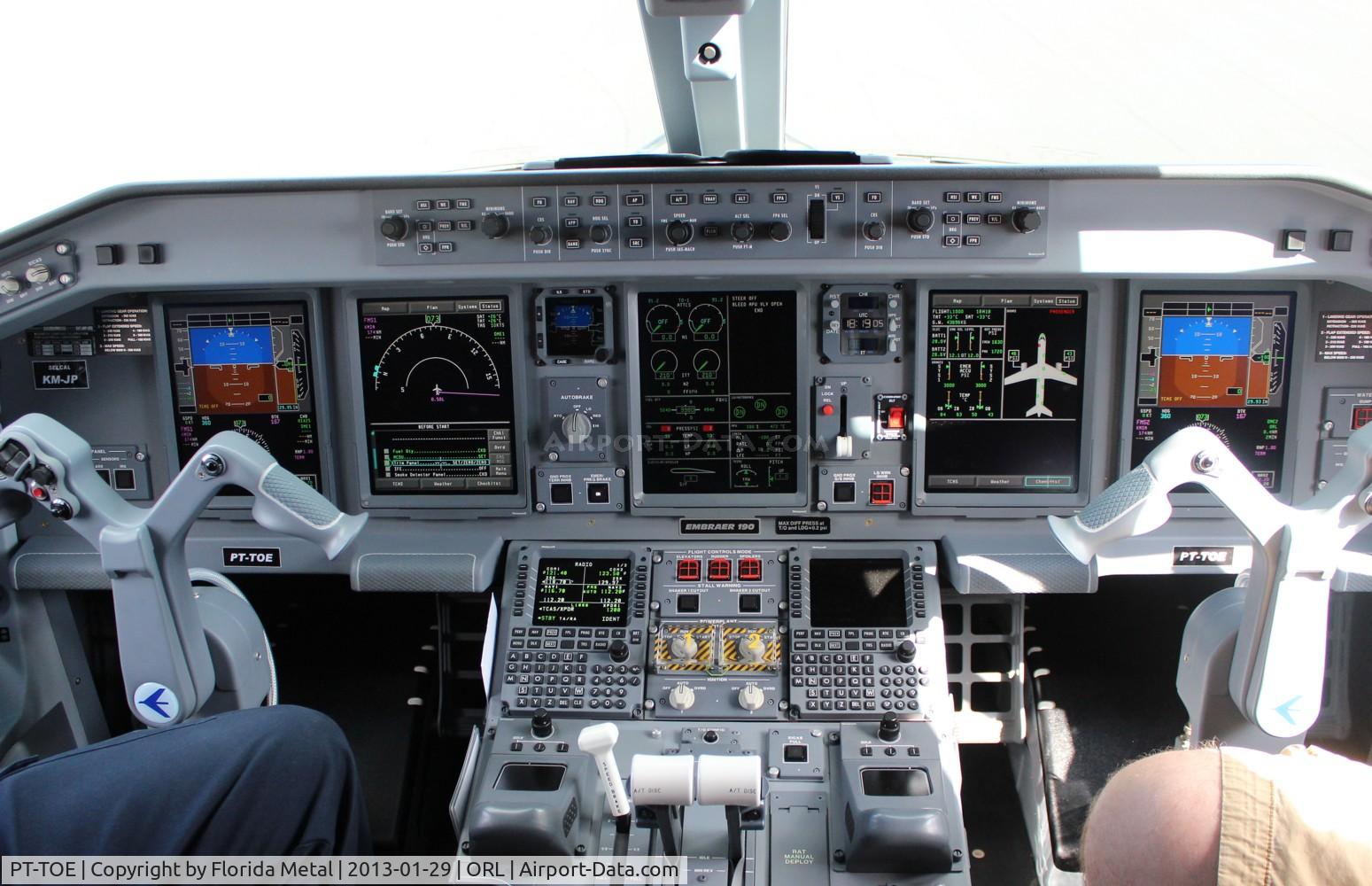 PT-TOE, Embraer ERJ-190-100ECJ Lineage 1000 C/N 19000317, Embraer Lineage 1000