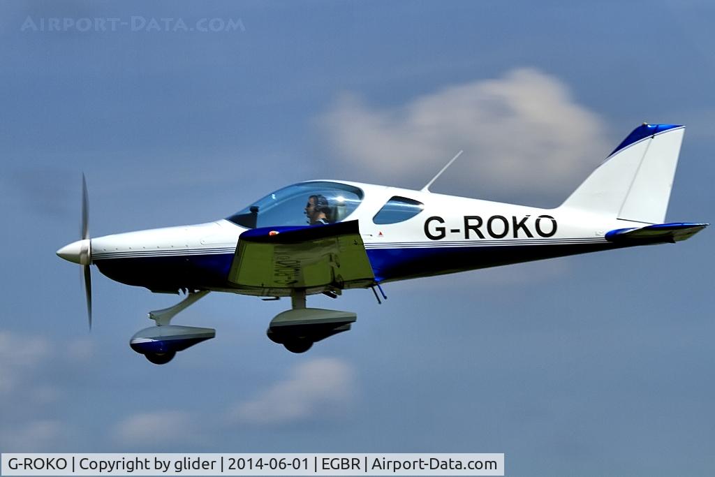 G-ROKO, 2009 Roko Aero NG4 HD C/N 020/2009, High speed pass