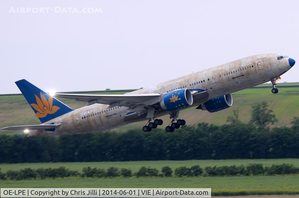 OE-LPE, 1998 Boeing 777-2Q8/ER C/N 27607, Austrian Airlines