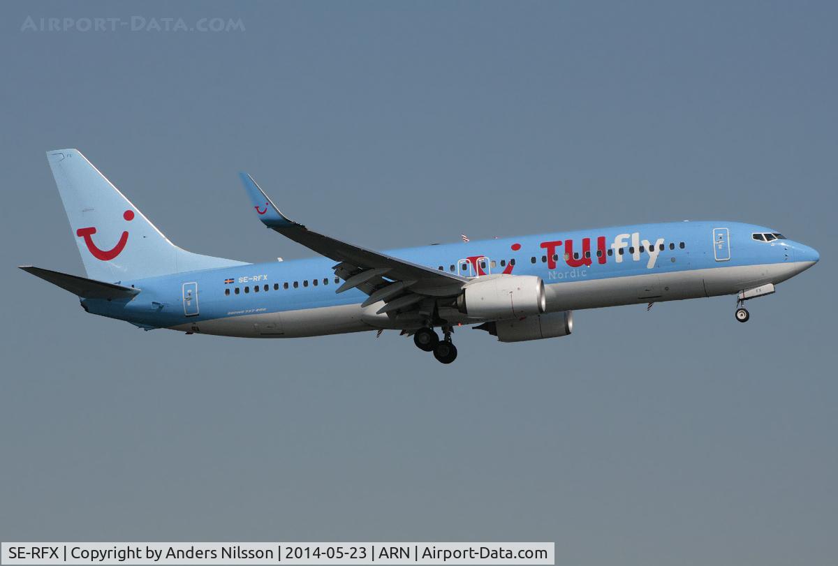 SE-RFX, 2012 Boeing 737-8K5 C/N 37246, On final for runway 19L.