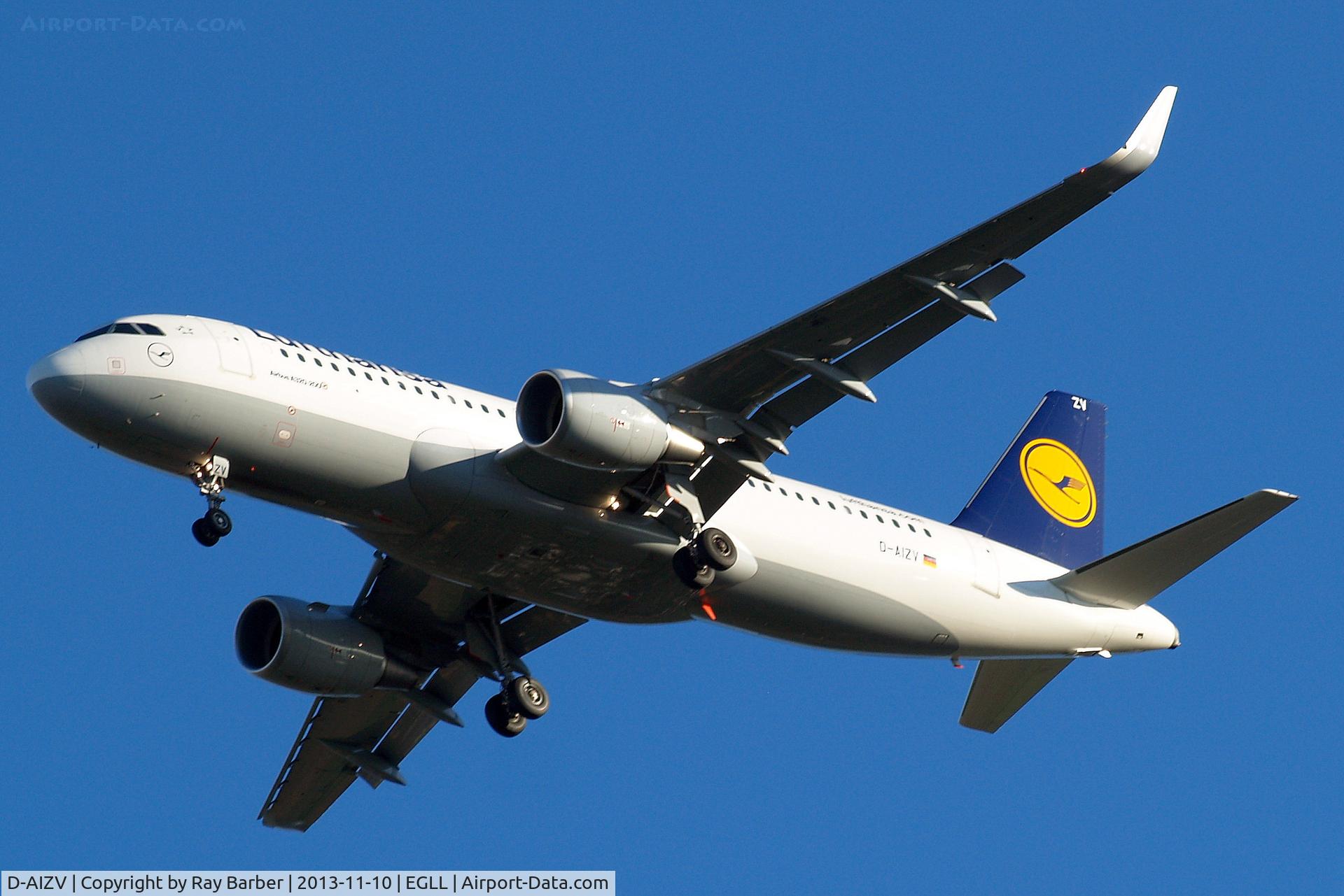 D-AIZV, 2013 Airbus A320-214 C/N 5658, Airbus A320-214(SL) [5658] (Lufthansa) Home~G  10/11/2013. On approach 27R.