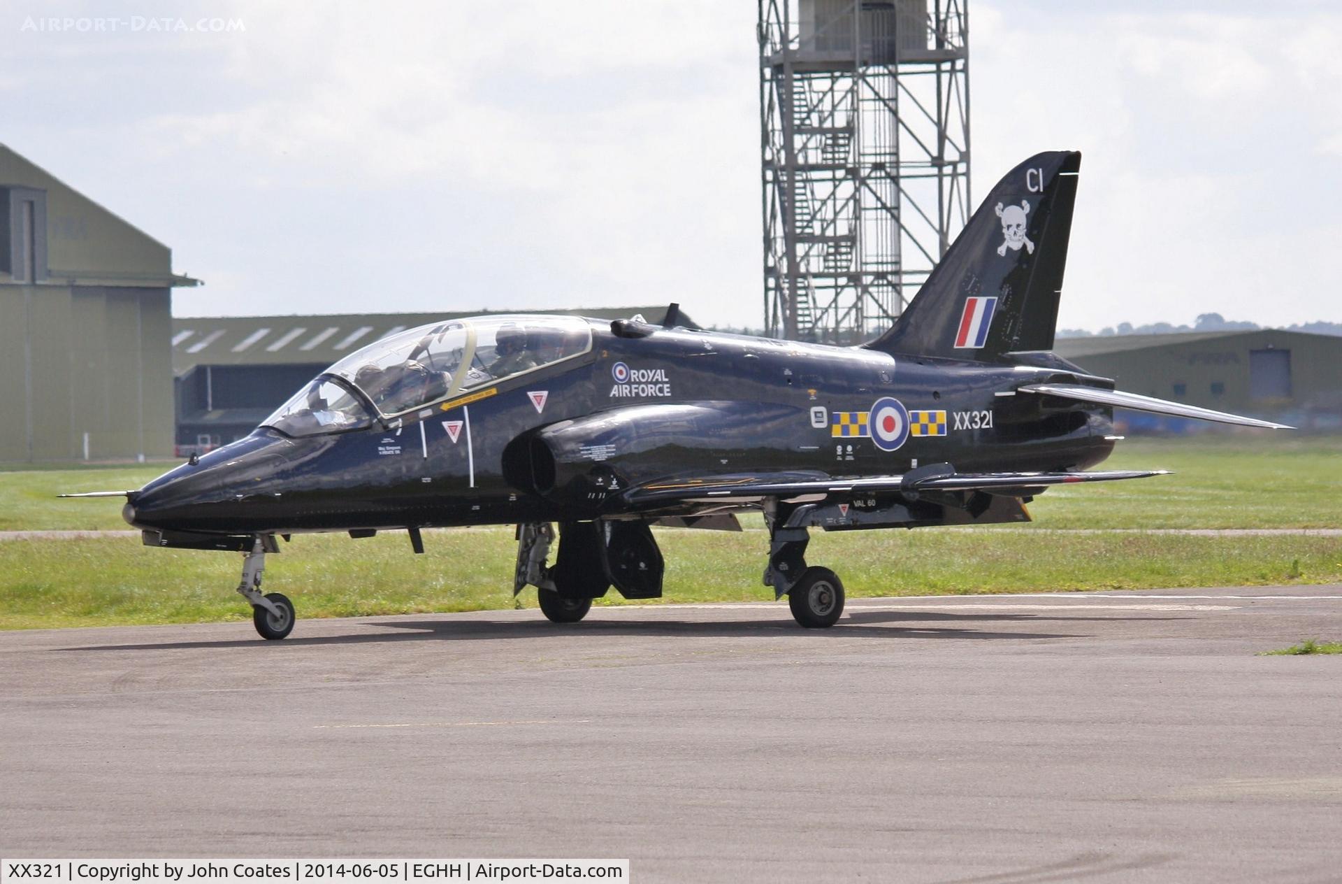 XX321, 1980 Hawker Siddeley Hawk T.1A C/N 164/312146, Arriving Sigs