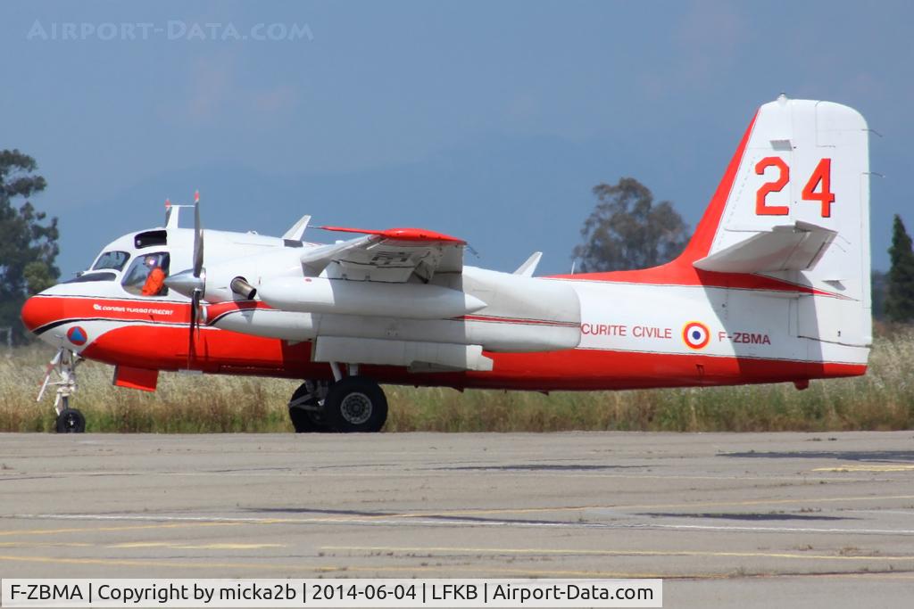F-ZBMA, Grumman Conair S-2T Turbo Firecat C/N 461/021, Taxiing
