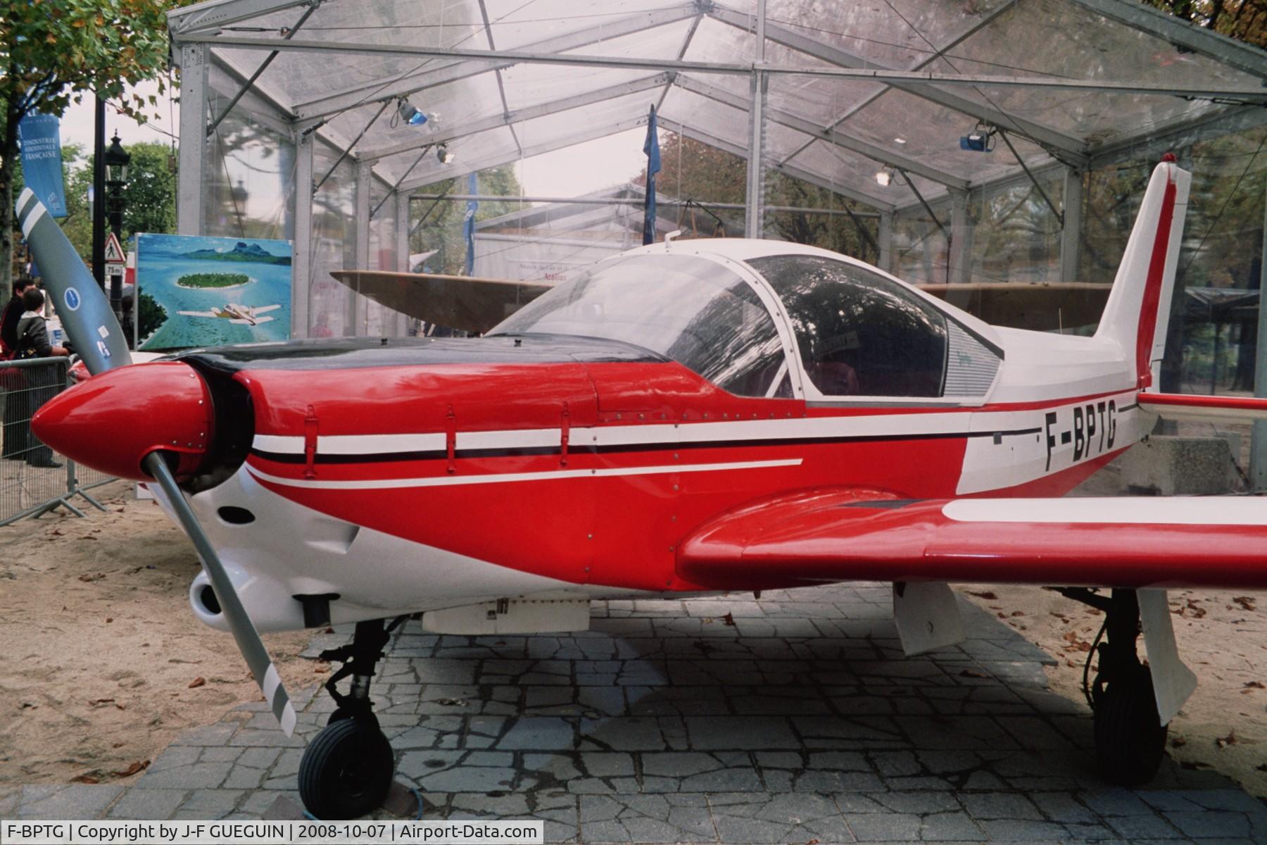 F-BPTG, Wassmer WA-421-250 C/N 417, On display at Paris-Champs Elysées for the exhibition 