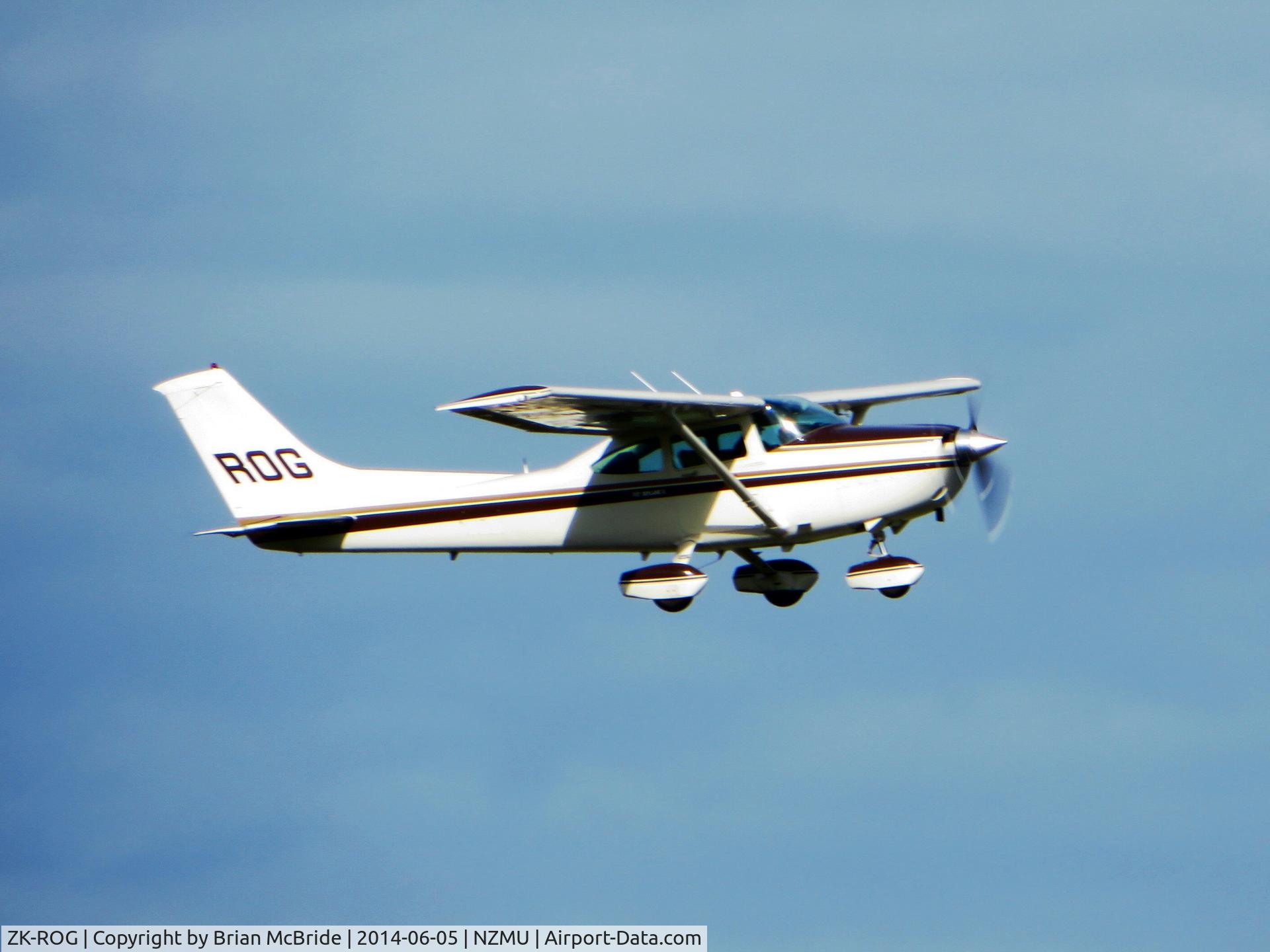 ZK-ROG, Cessna T182 Skylane C/N 18267902, Cessna T182. ZK-ROG cn 18267902. Wanganui (WAG NZWU). Image © Brian McBride. 05 June 2014