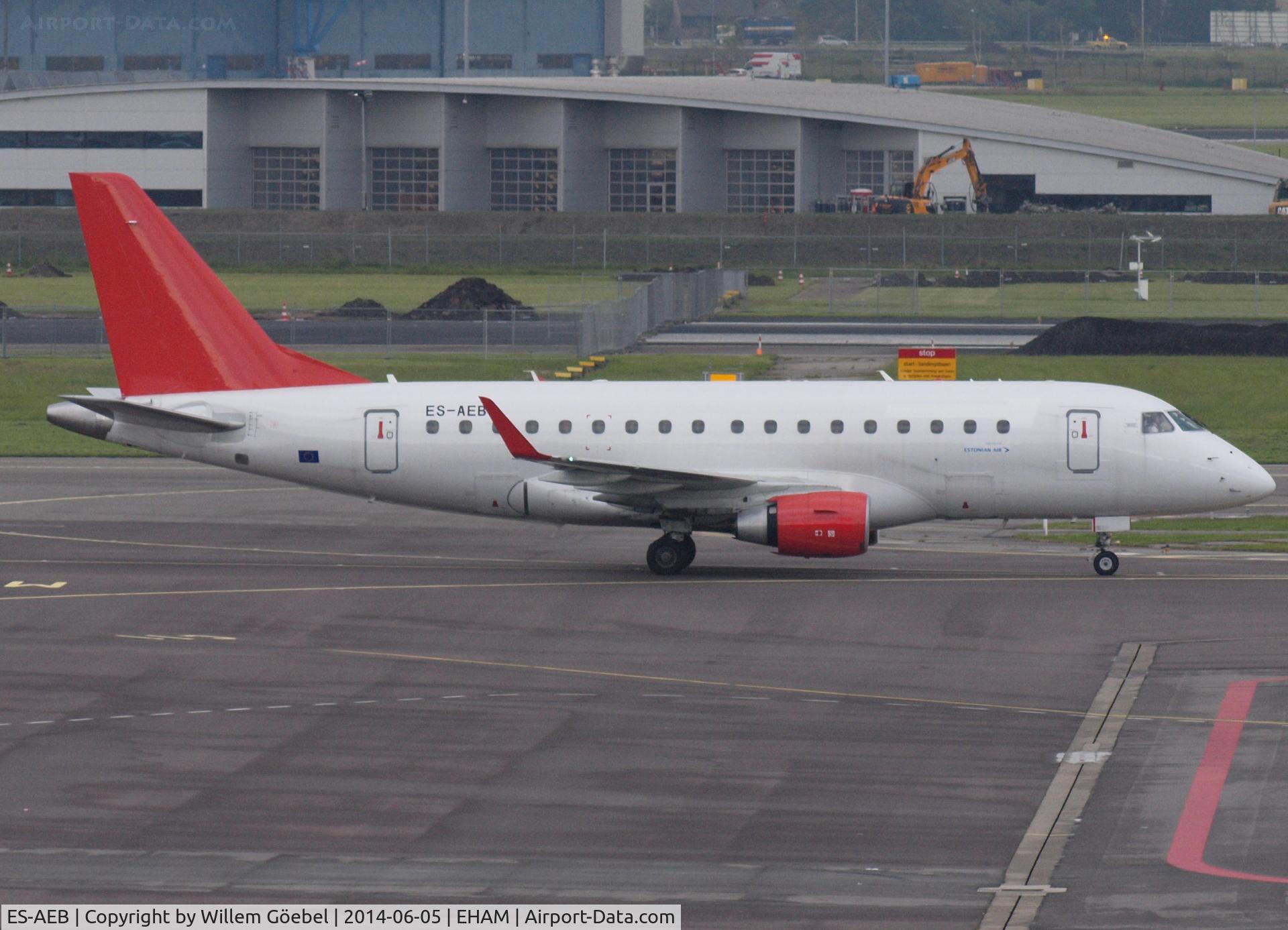 ES-AEB, 2005 Embraer 170LR (ERJ-170-100LR) C/N 17000106, Taxi to the gate in new colours