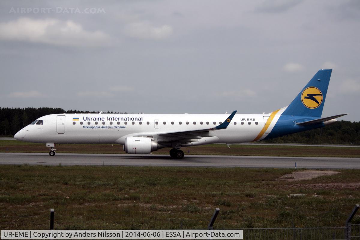 UR-EME, 2013 Embraer 190STD (ERJ-190-100) C/N 19000614, After landing runway 08.