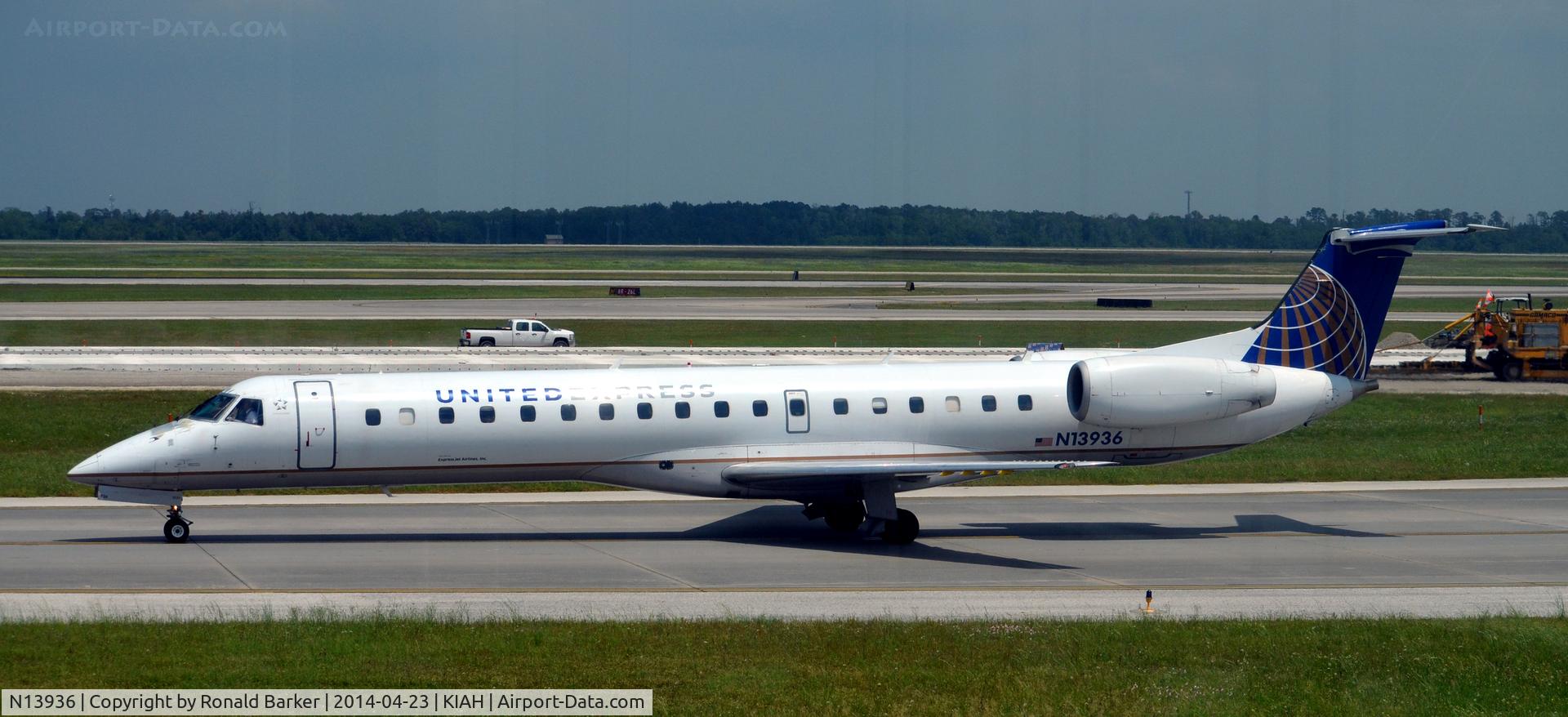 N13936, 1997 Embraer EMB-145EP (ERJ-145EP) C/N 145025, Taxi Houston