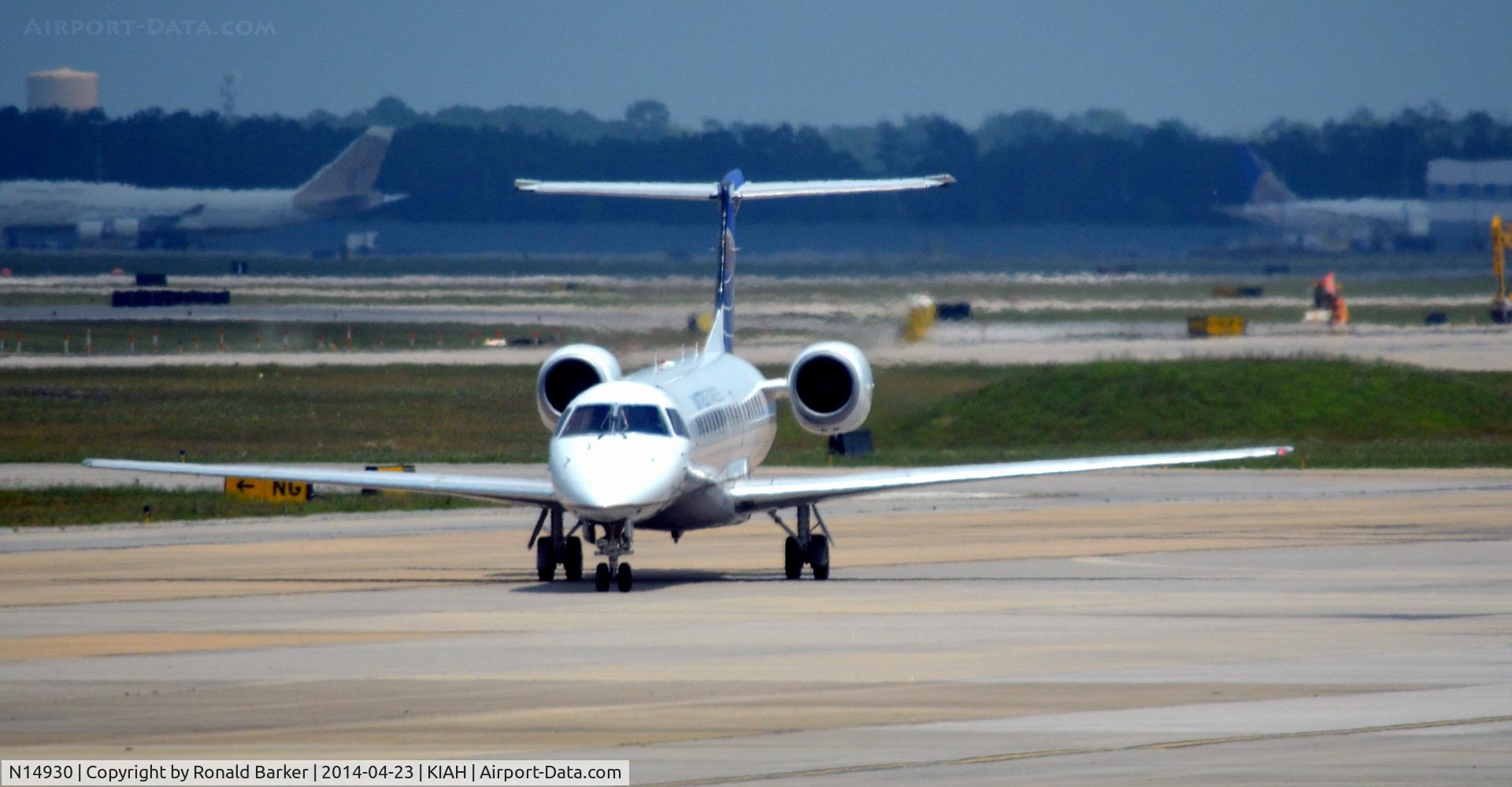 N14930, 1997 Embraer EMB-145EP (ERJ-145EP) C/N 145011, Taxi Houston