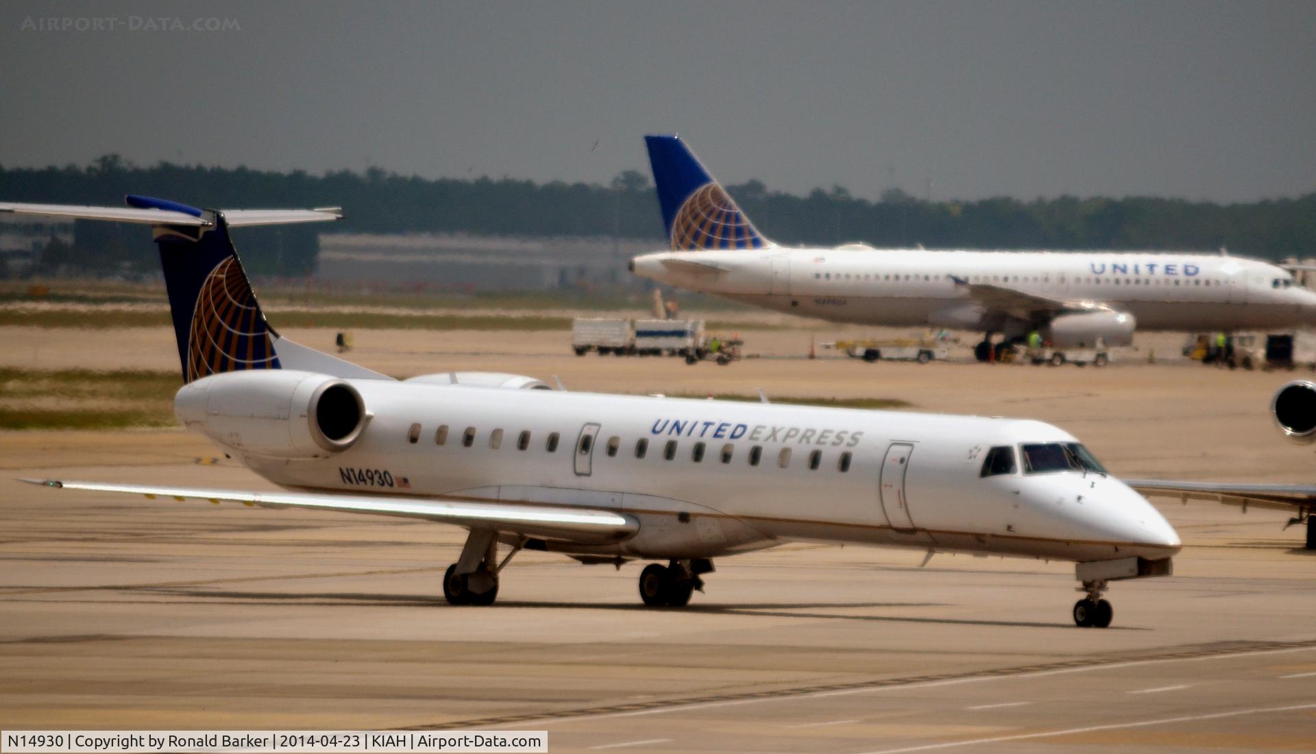 N14930, 1997 Embraer EMB-145EP (ERJ-145EP) C/N 145011, Taxi Houston