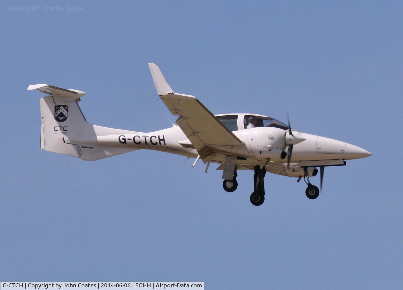 G-CTCH, 2007 Diamond DA-42 Twin Star C/N 42.238, Landing 08
