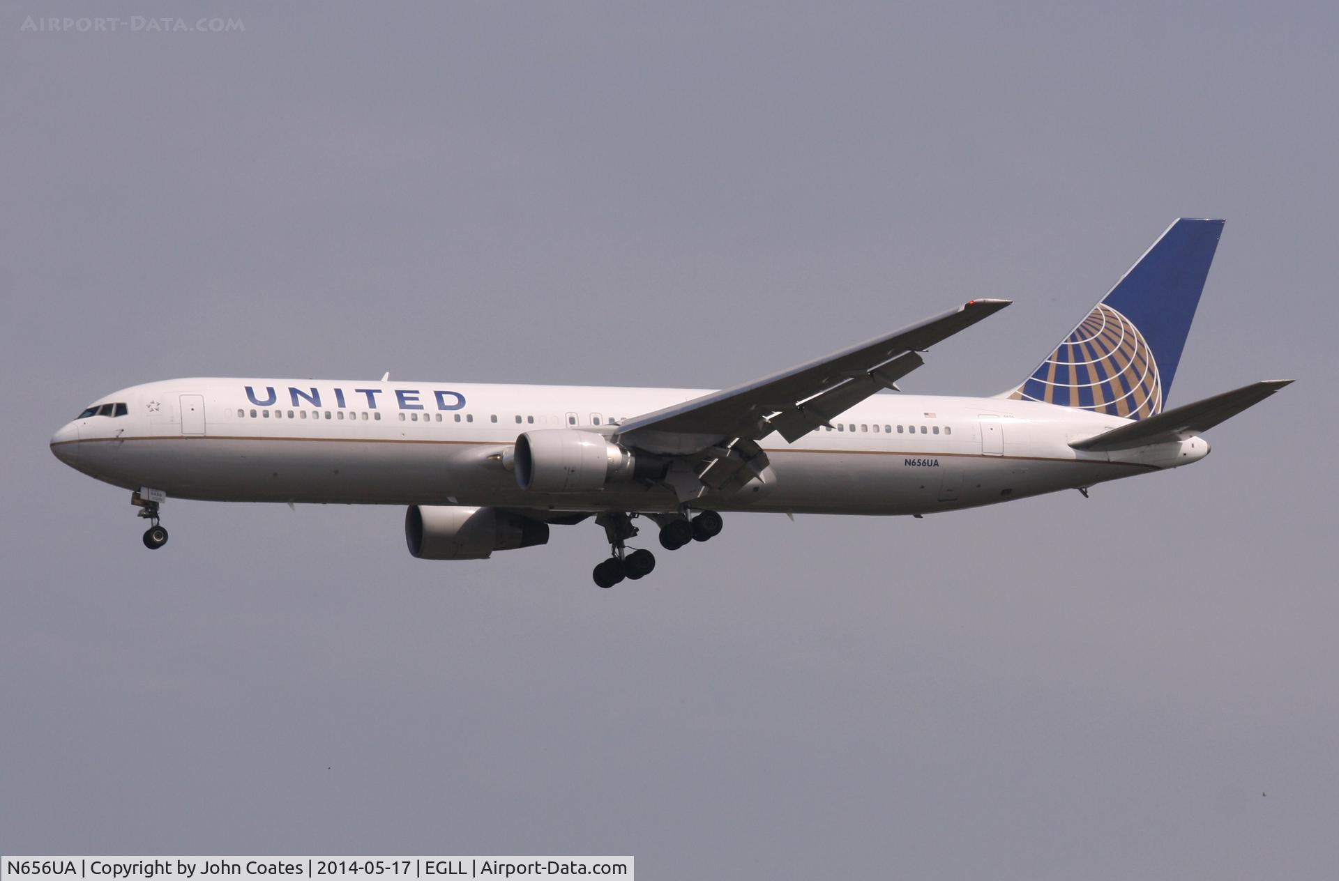 N656UA, 1992 Boeing 767-322 C/N 25394, Finals 27L