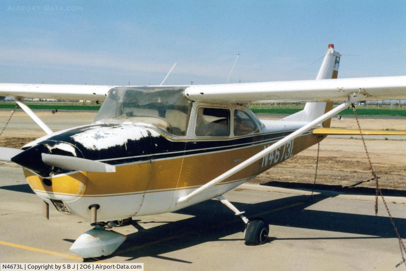 N4673L, 1966 Cessna 172G C/N 17254668, Watched 73L deteriorate over many years at the Chowchilla,Ca airport.