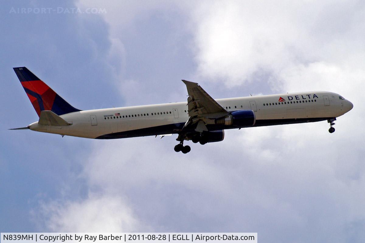 N839MH, 2001 Boeing 767-432/ER C/N 29712, Boeing 767-432ER [29712] (Delta Air Lines) Home~G 28/08/2011. On approach 27L.
