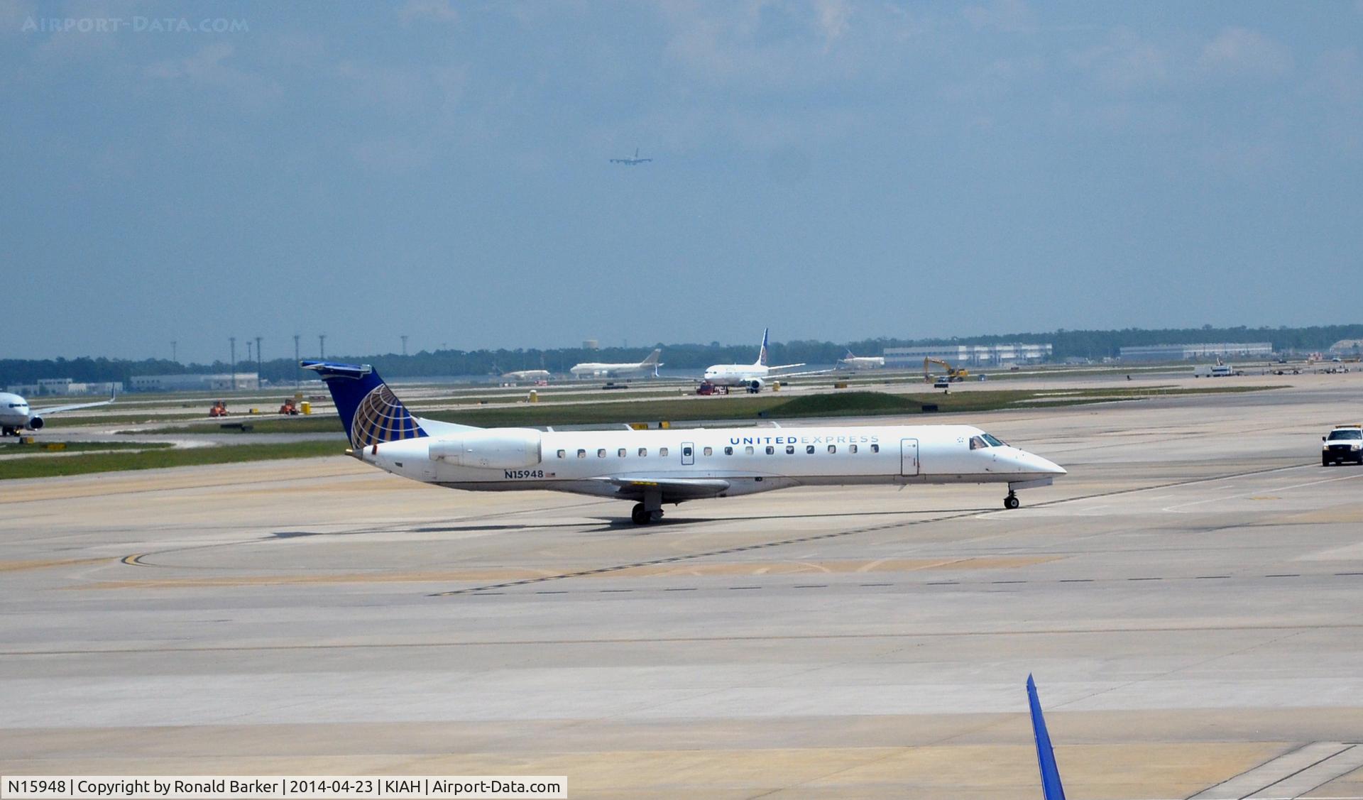 N15948, 1998 Embraer EMB-145EP (ERJ-145EP) C/N 145056, Taxi Houston
