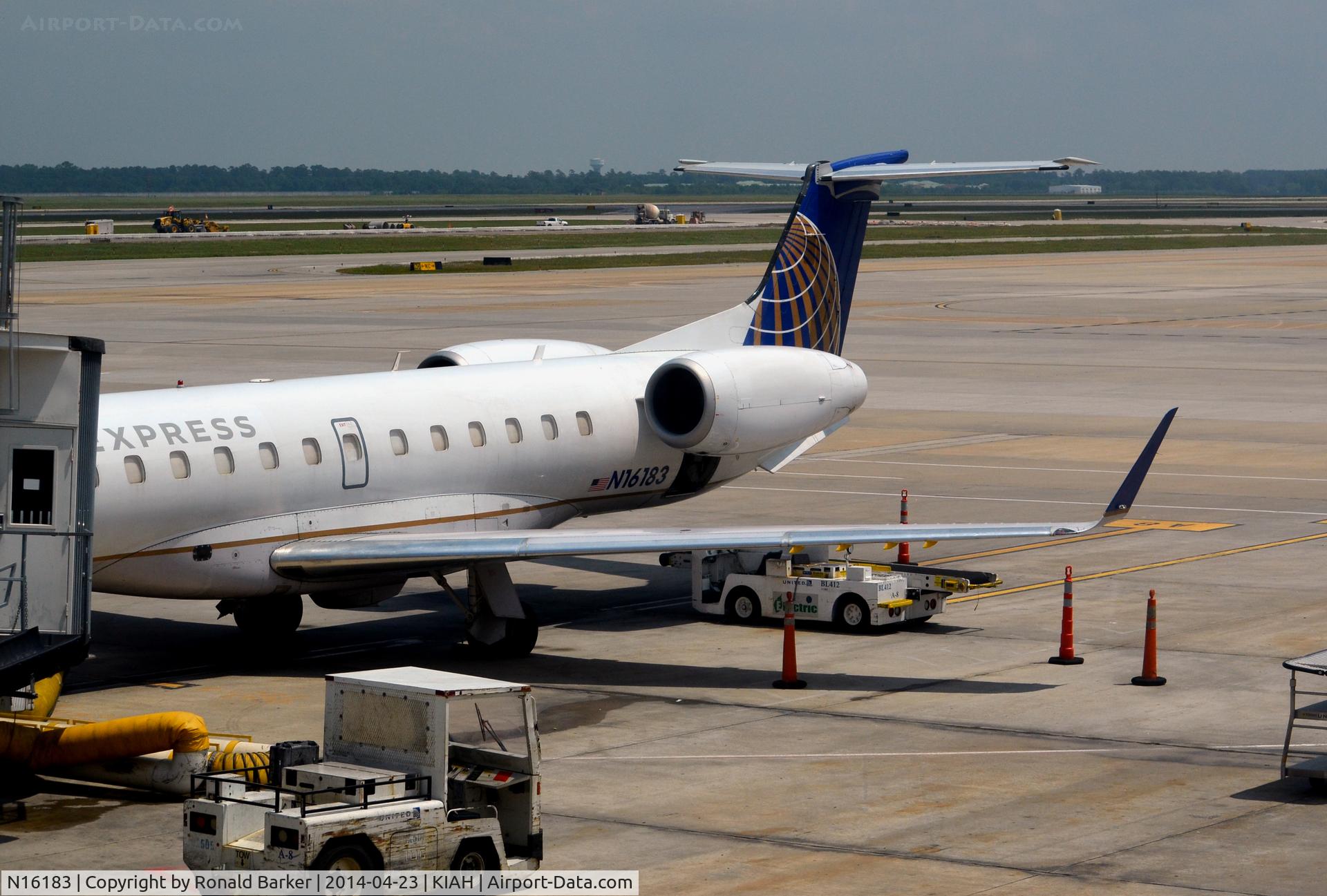 N16183, 2005 Embraer ERJ-145XR (EMB-145XR) C/N 14500914, Ready to load baggage Houston
