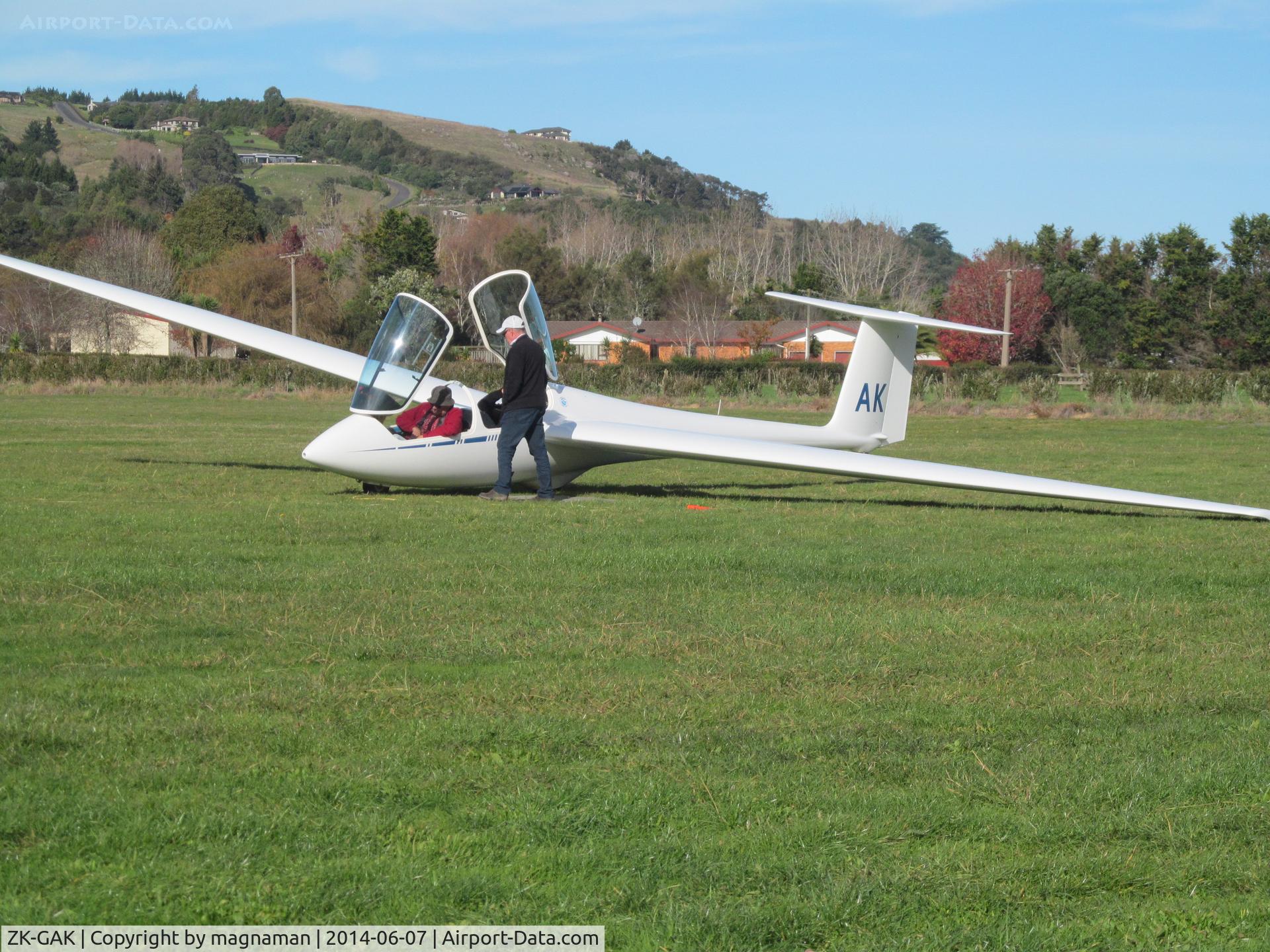 ZK-GAK, Schleicher ASK-21 C/N 21860, drury resident