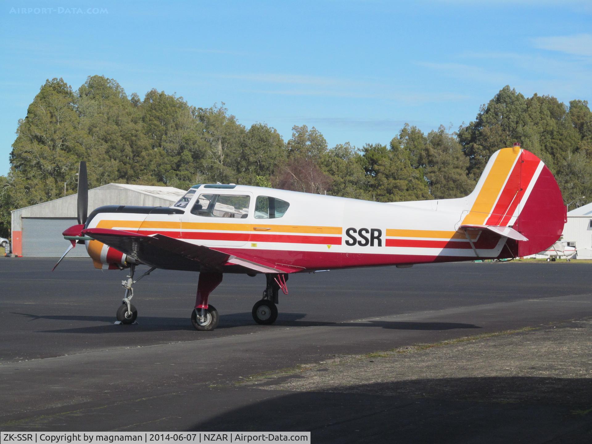 ZK-SSR, Yakovlev Yak-18T C/N 07-40, nice paint job
