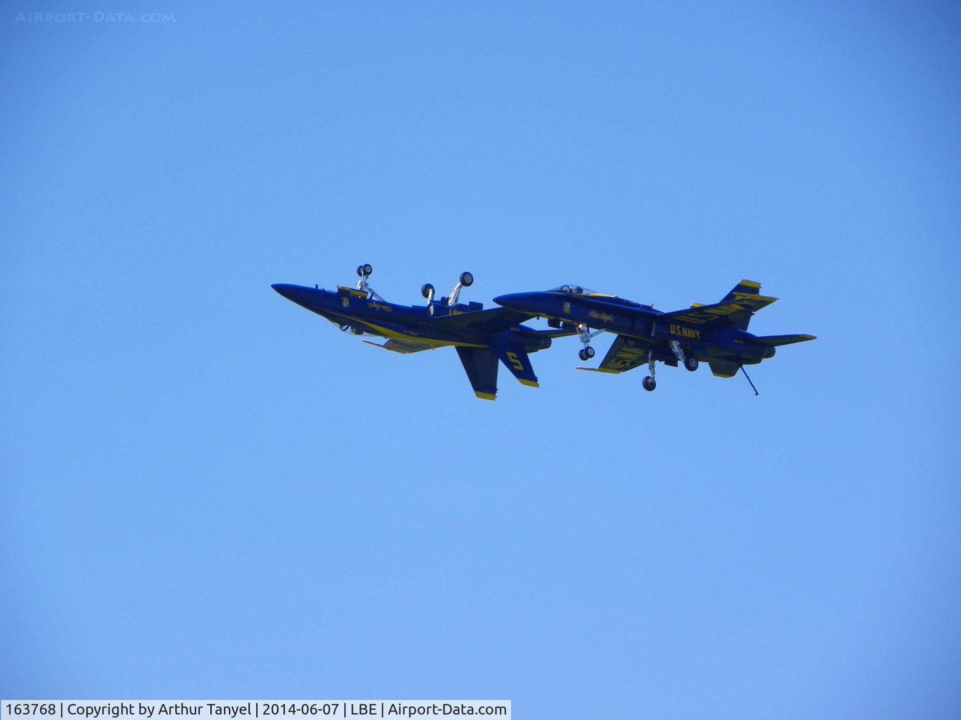 163768, 1989 McDonnell Douglas F/A-18C Hornet C/N 0848/C125, Performing @ the Westmoreland County Airshow
