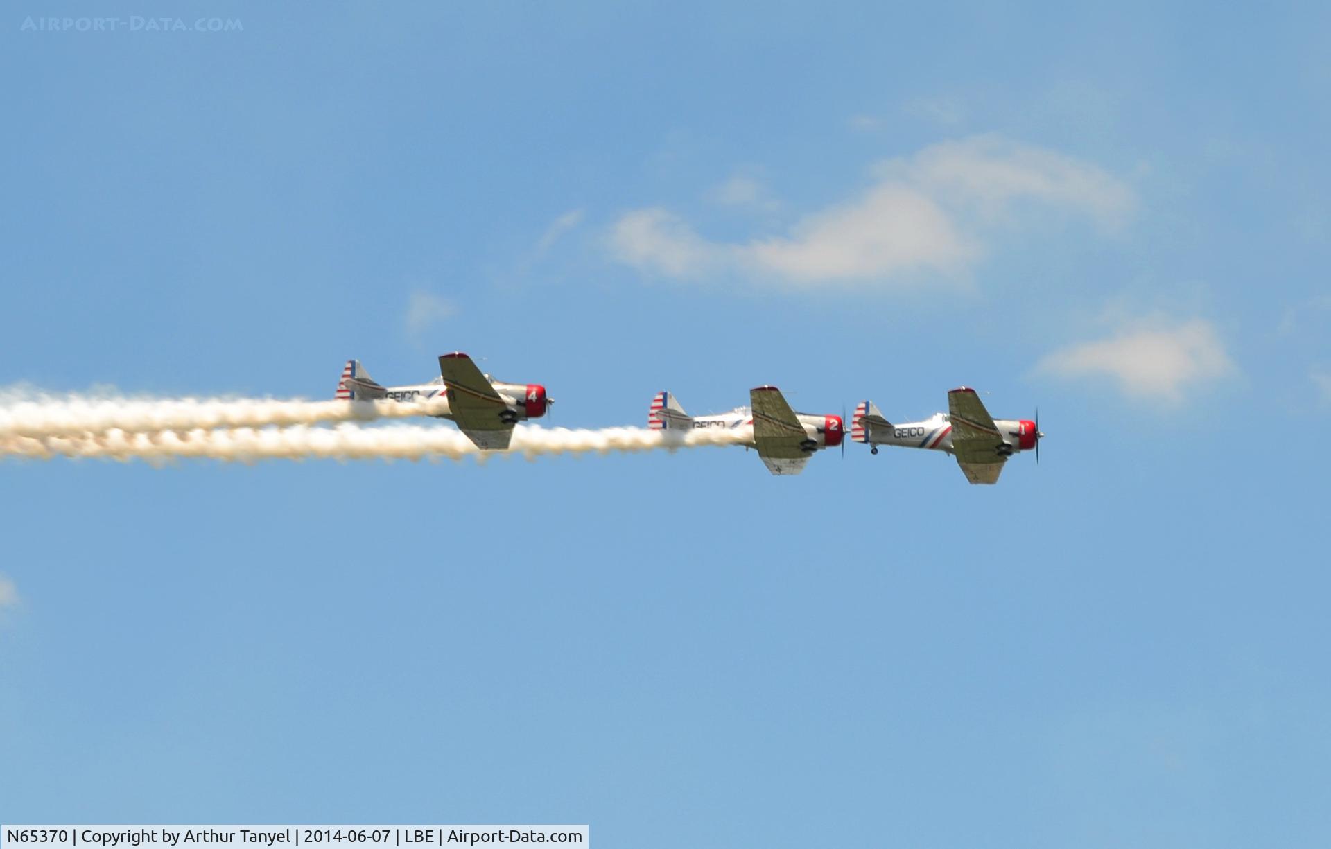 N65370, 1941 North American SNJ-2 Texan C/N 2562, Performing @ the Westmoreland County Airshow