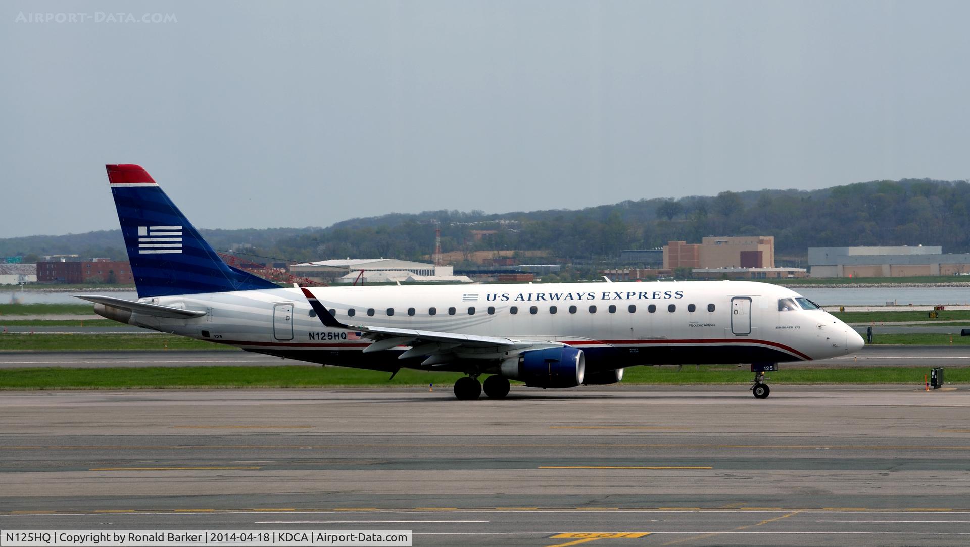 N125HQ, 2007 Embraer 175LR (ERJ-170-200LR) C/N 17000202, Taxi for takeoff Reagan