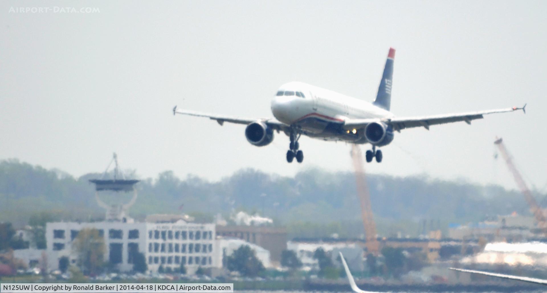N125UW, 2009 Airbus A320-214 C/N 4086, Landing Approach to Reagan