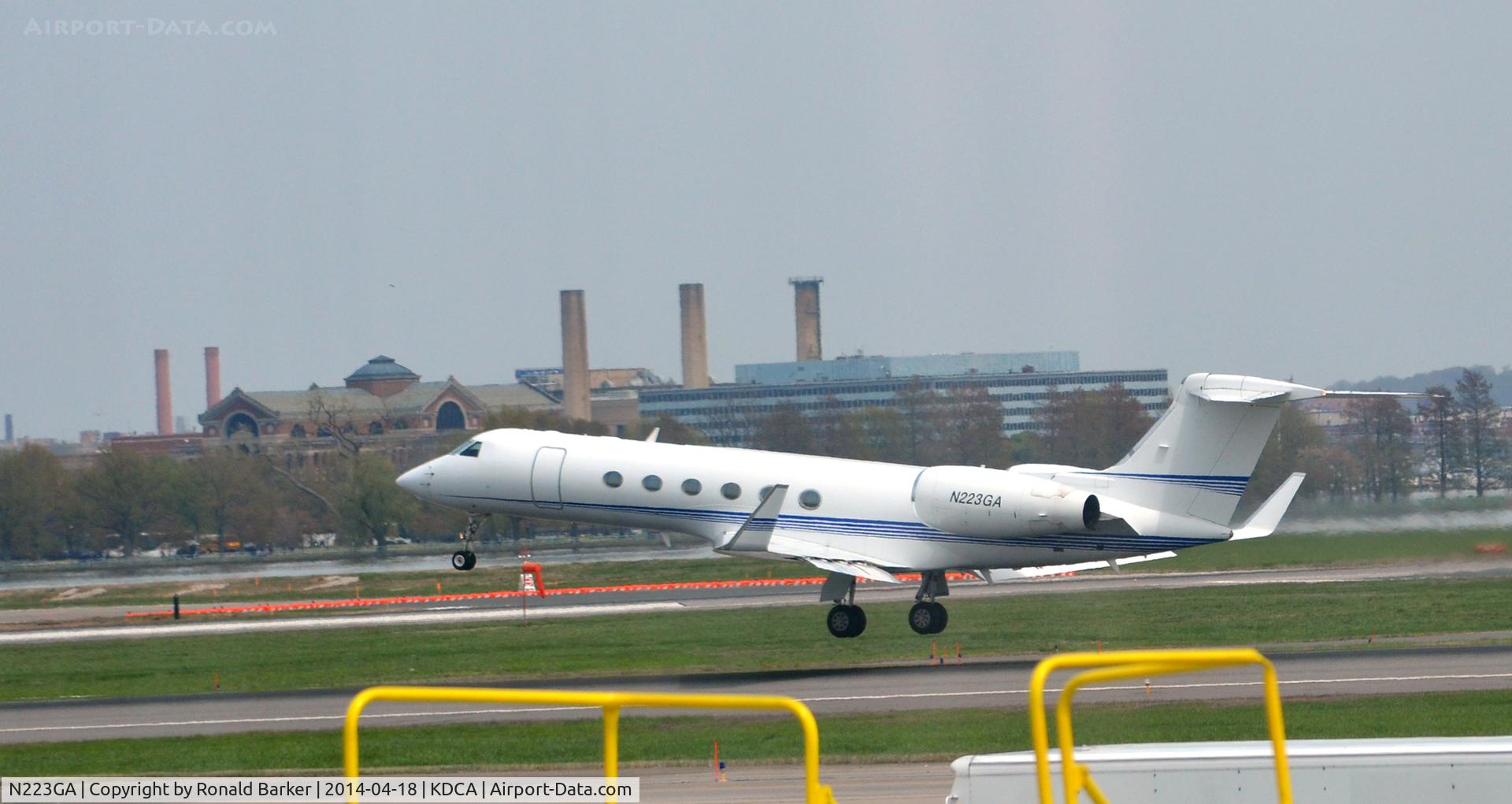 N223GA, 1998 Gulfstream Aerospace G-V C/N 538, Liftoff Reagan