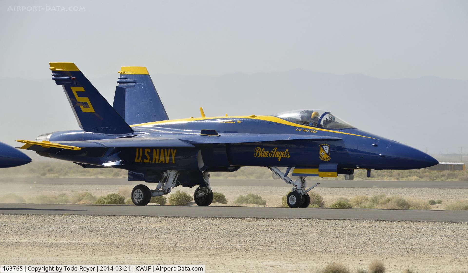 163765, 1989 McDonnell Douglas F/A 18C Hornet C/N 0845/C122, Taxiing for departure